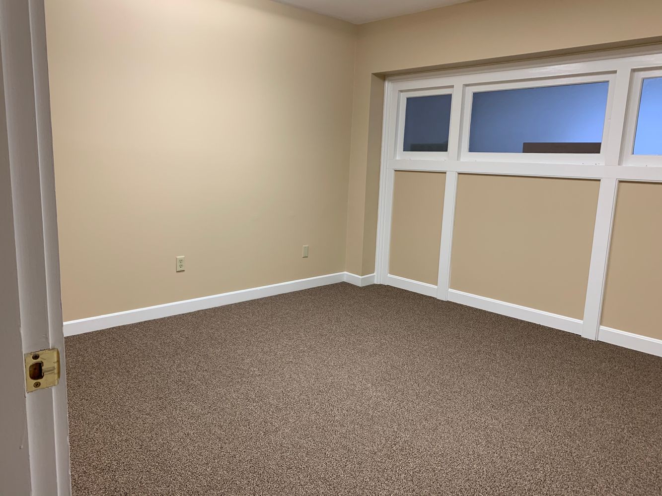 Amesbury Building : 100 Main St, Amesbury, MA 01913
